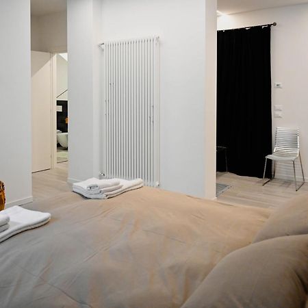 Cozy Studio Downtown Apartment Bassano del Grappa Bagian luar foto