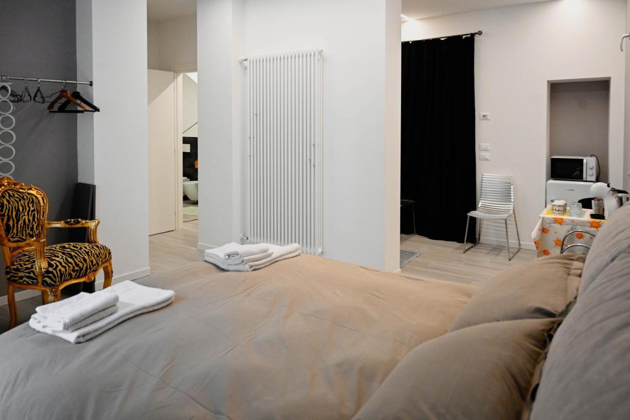 Cozy Studio Downtown Apartment Bassano del Grappa Bagian luar foto