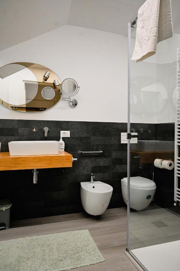 Cozy Studio Downtown Apartment Bassano del Grappa Bagian luar foto