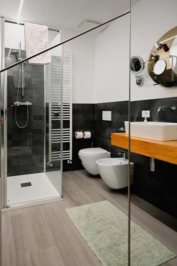 Cozy Studio Downtown Apartment Bassano del Grappa Bagian luar foto