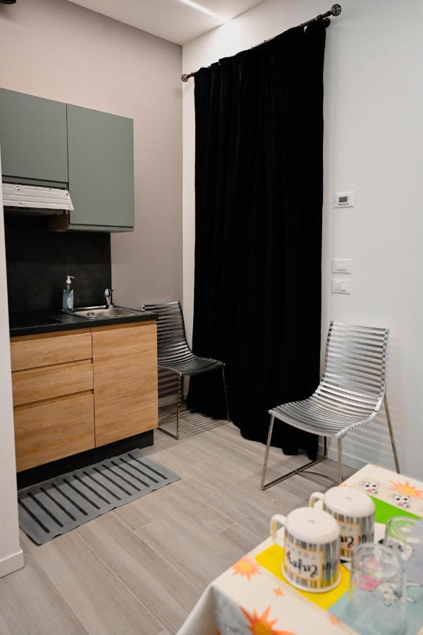 Cozy Studio Downtown Apartment Bassano del Grappa Bagian luar foto